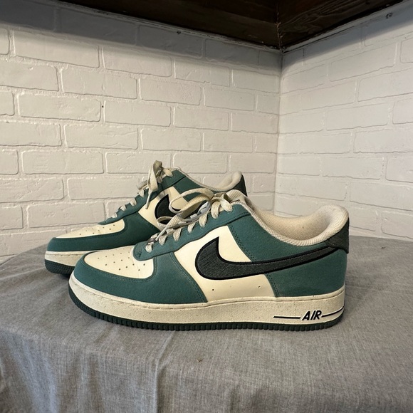 Nike Air Men's Sneakers - Vintage Cream - Picture 4 of 9